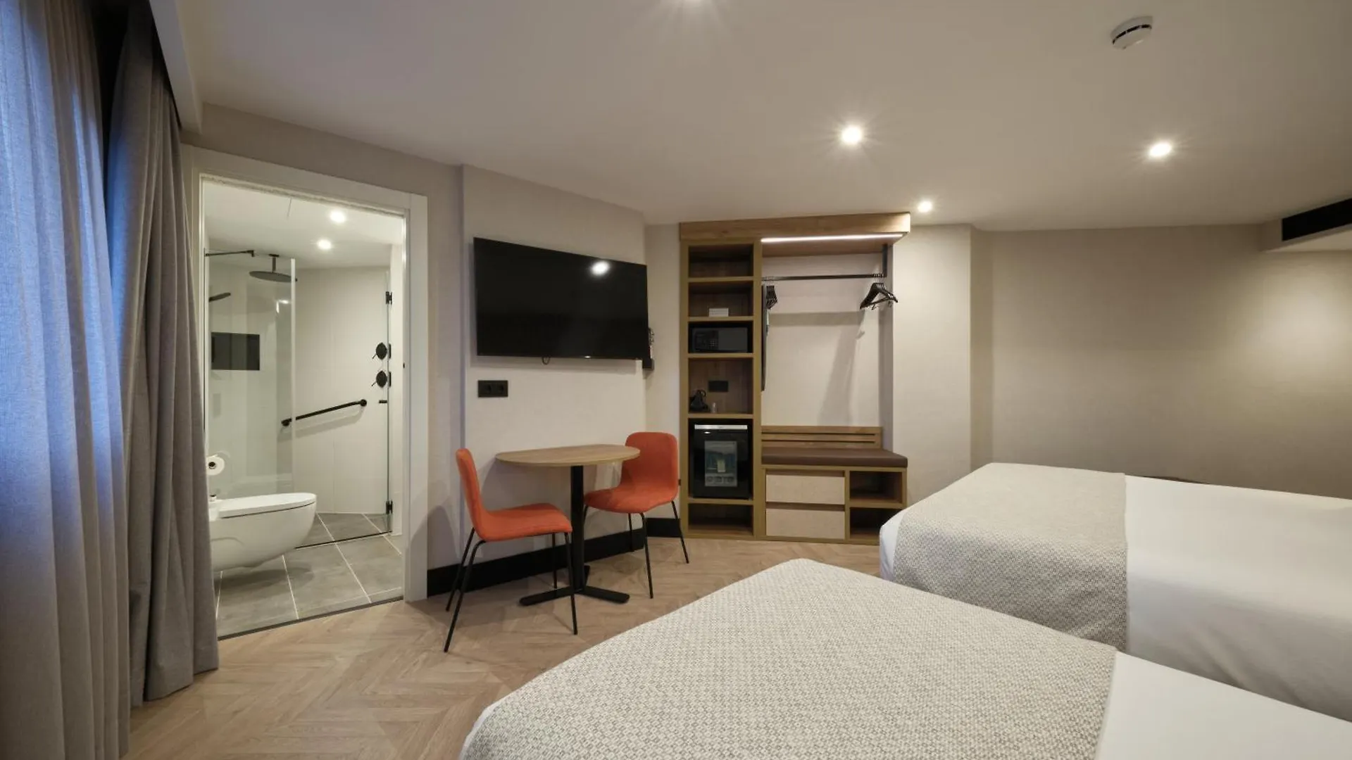 Catalonia Park Putxet Otel Barselona İspanya