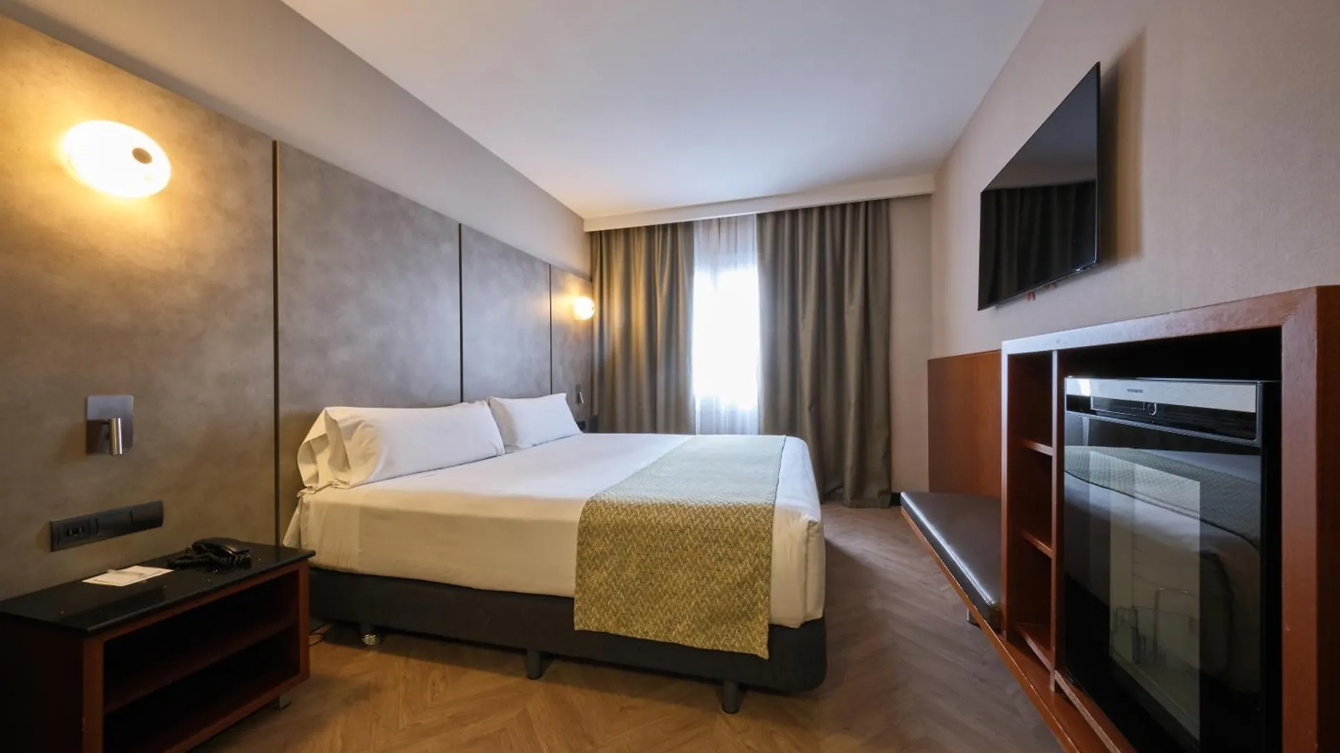 ****  Catalonia Park Putxet Otel Barselona İspanya